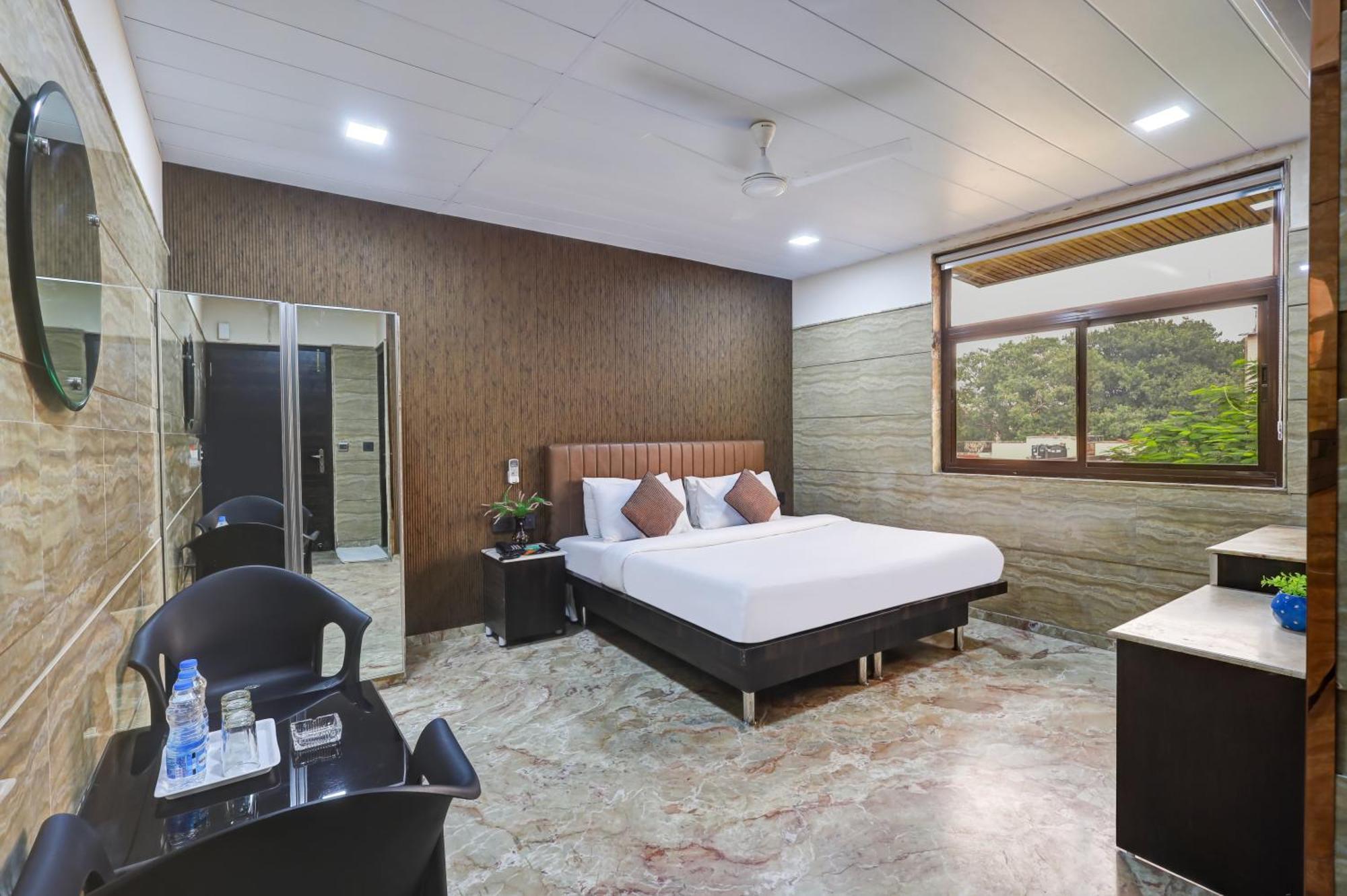 Hotel Singh Palace Delhi  Exterior photo
