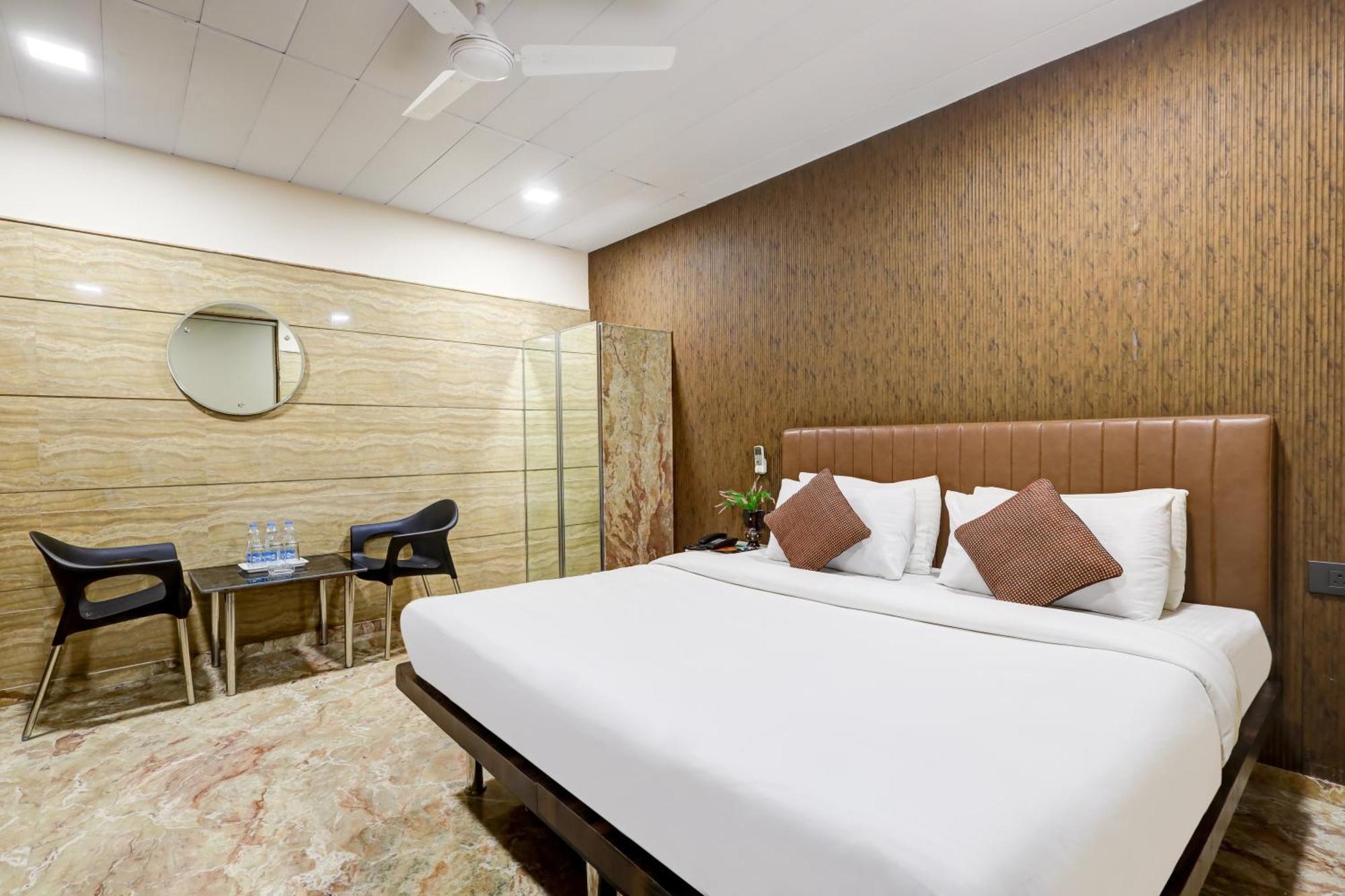 Hotel Singh Palace Delhi  Exterior photo