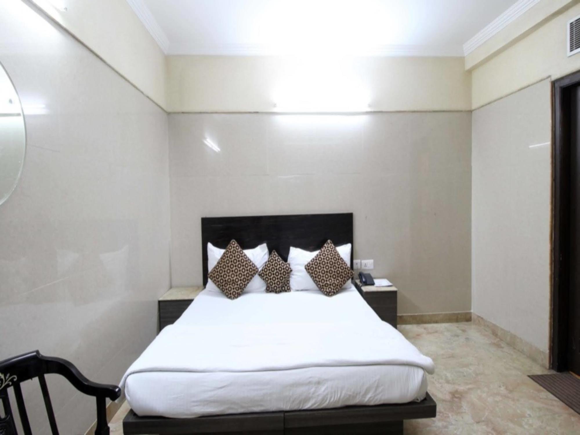 Hotel Singh Palace Delhi  Exterior photo